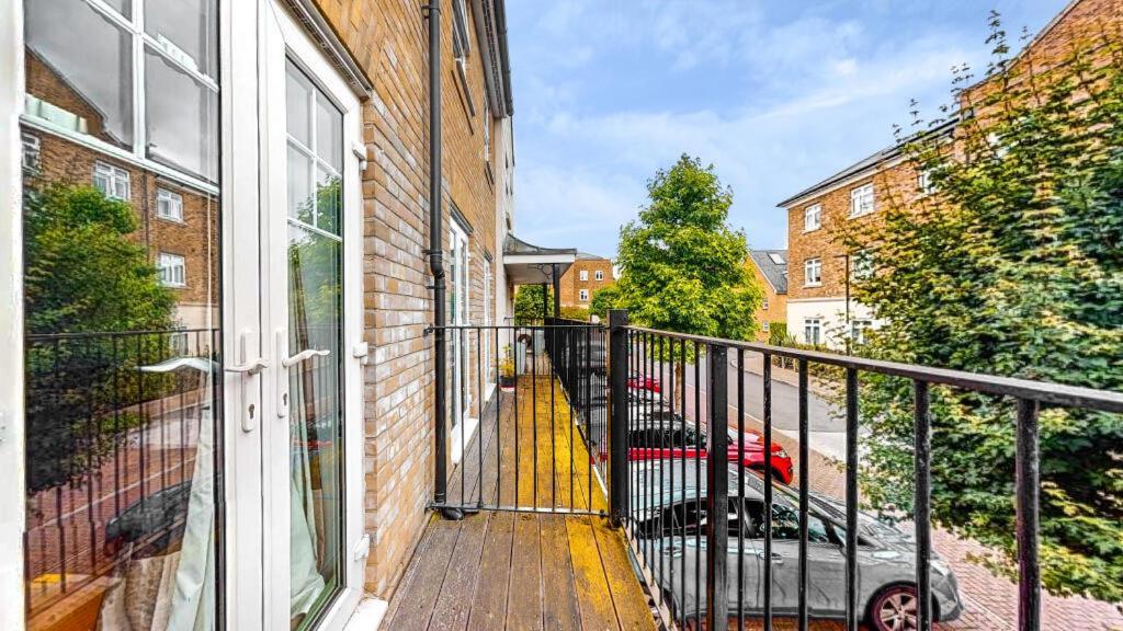 Bromley Common- Double Bedroom With En-Suite With Private Lounge In Shared Town House Экстерьер фото