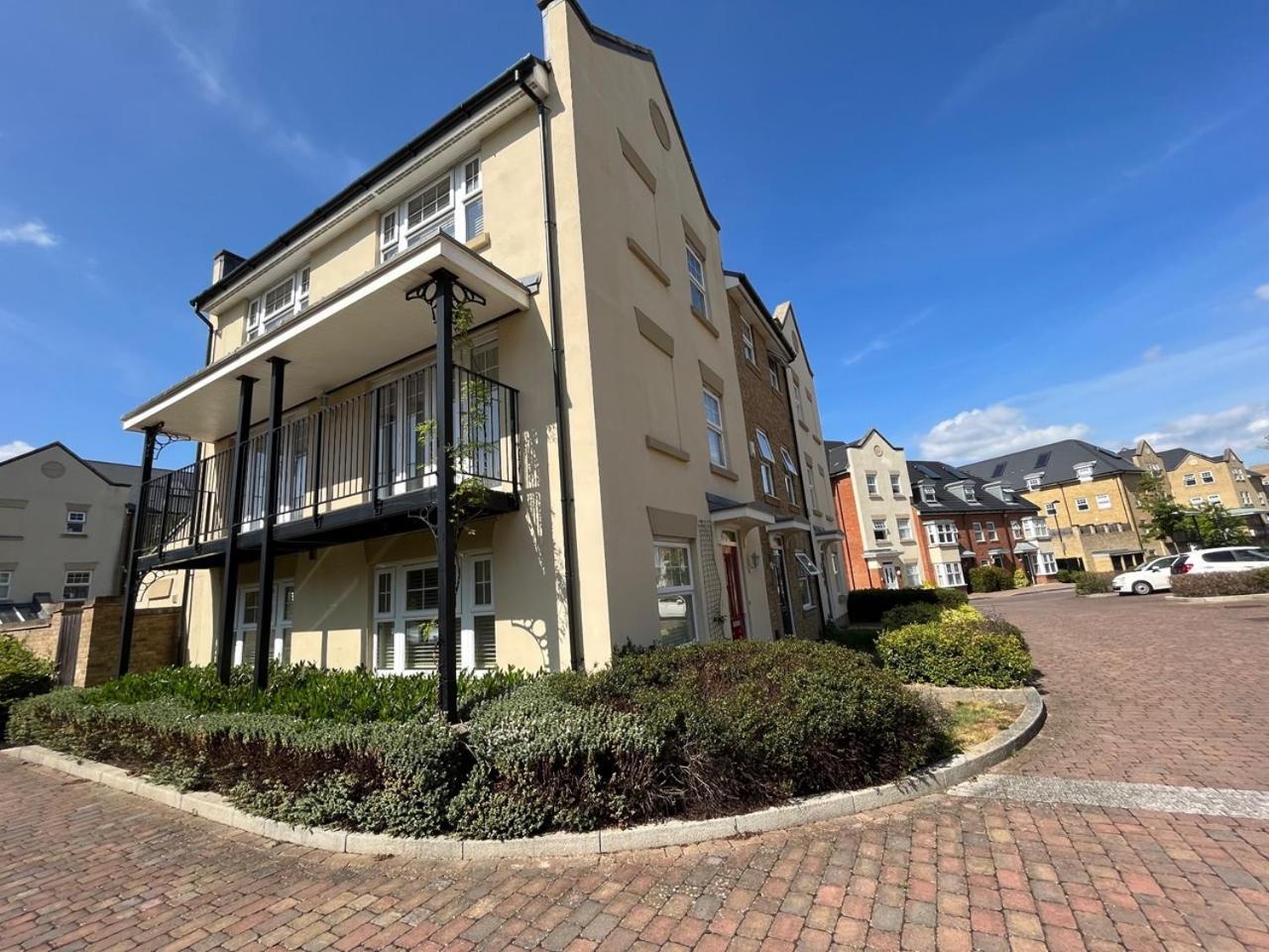 Bromley Common- Double Bedroom With En-Suite With Private Lounge In Shared Town House Экстерьер фото
