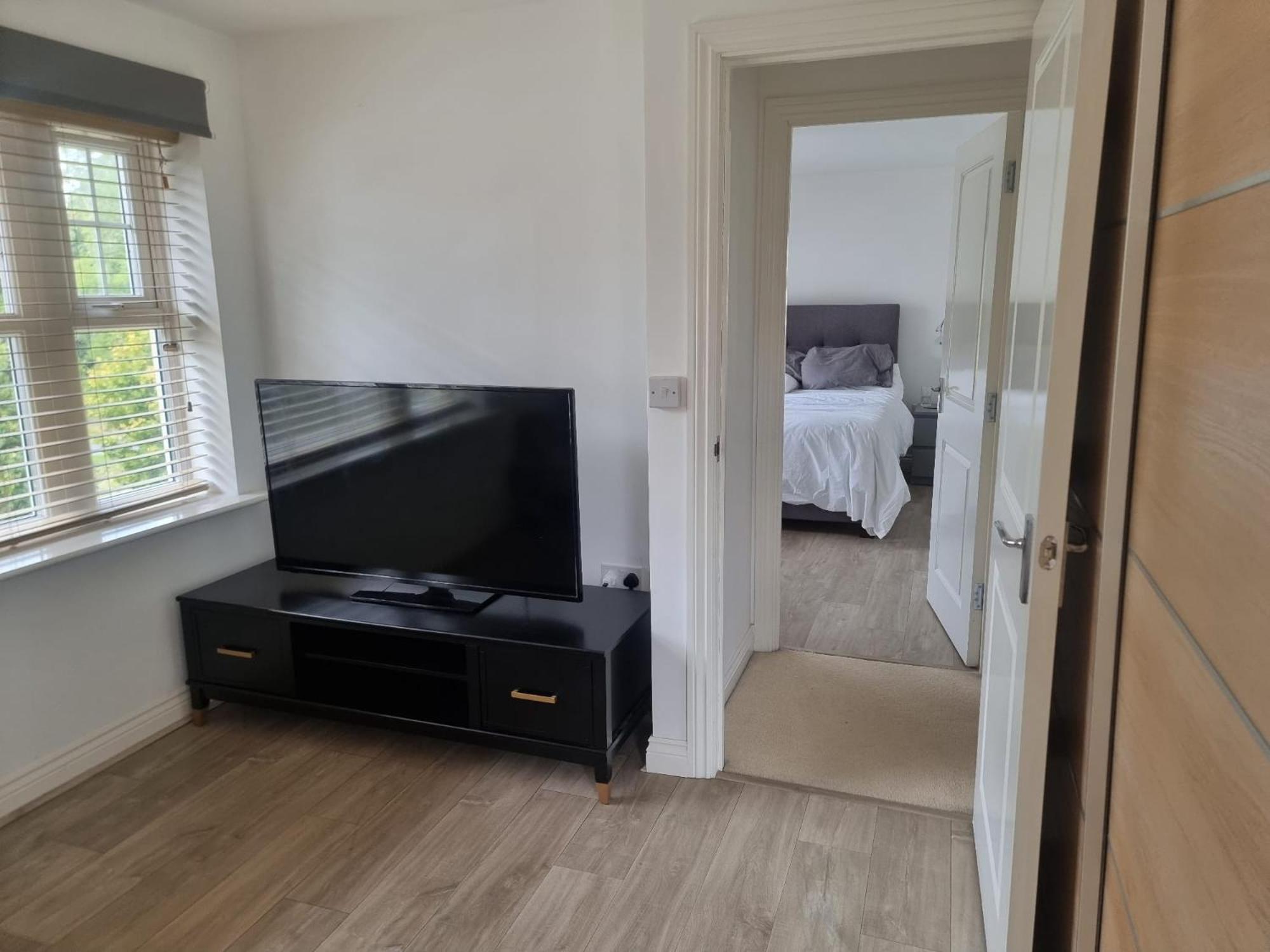 Bromley Common- Double Bedroom With En-Suite With Private Lounge In Shared Town House Экстерьер фото