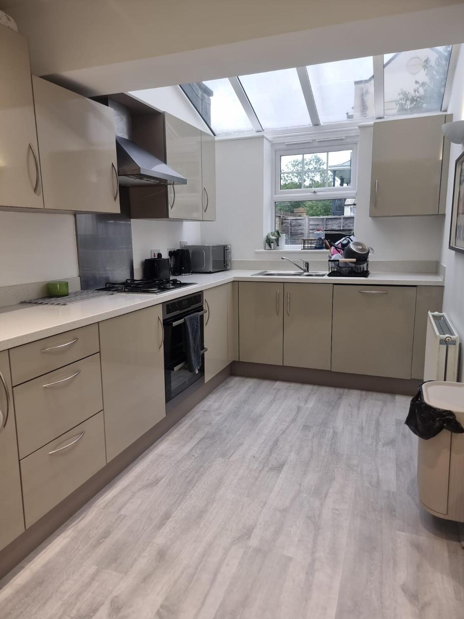 Bromley Common- Double Bedroom With En-Suite With Private Lounge In Shared Town House Экстерьер фото