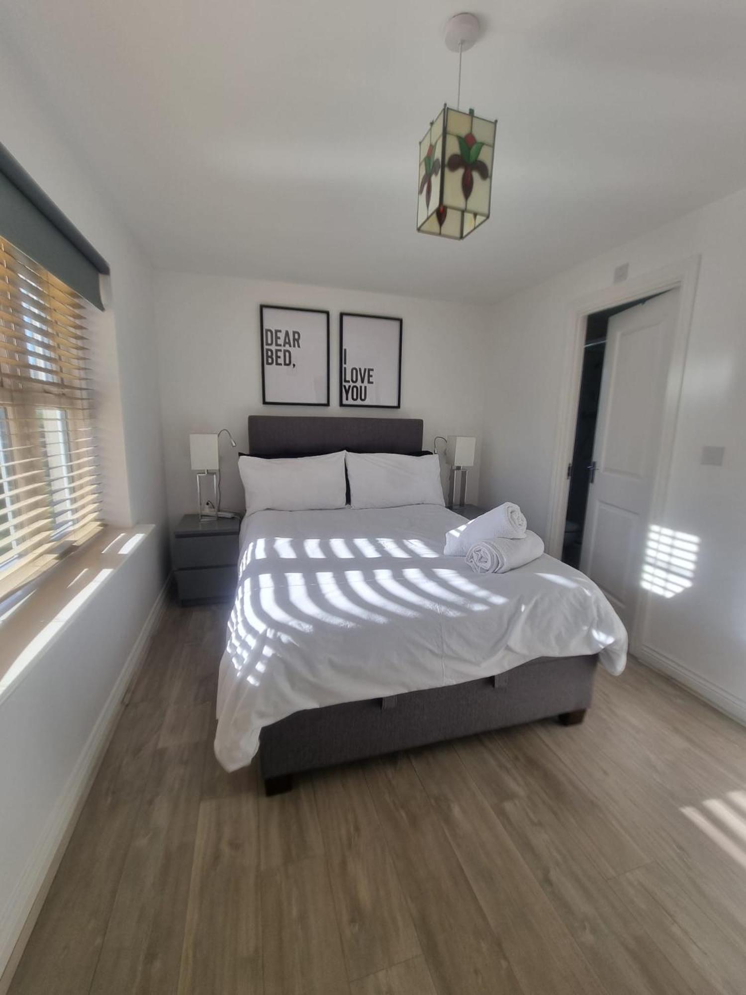 Bromley Common- Double Bedroom With En-Suite With Private Lounge In Shared Town House Экстерьер фото