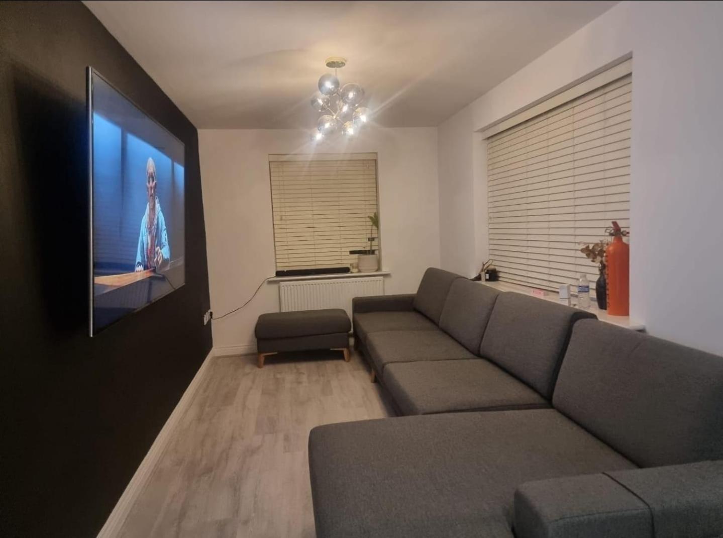 Bromley Common- Double Bedroom With En-Suite With Private Lounge In Shared Town House Экстерьер фото